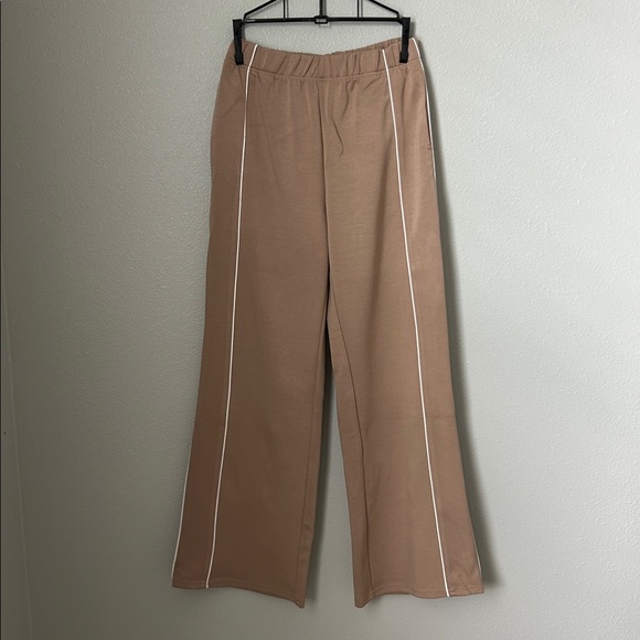 Women's Two Piece Set - Picture 14 of 16